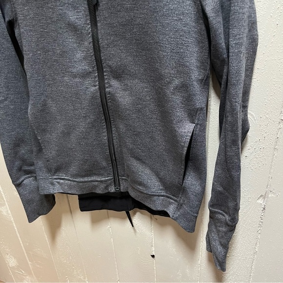 Lululemon En Route Hooded Jacket - Picture 5 of 9